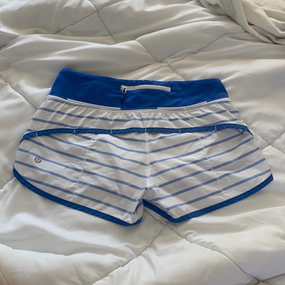 Lululemon Speed Shorts 2.5” - Picture 3 of 4